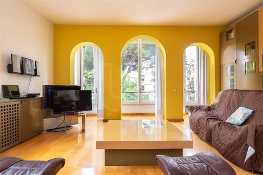 6 Bedrooms - Town House - Barcelona - For Sale