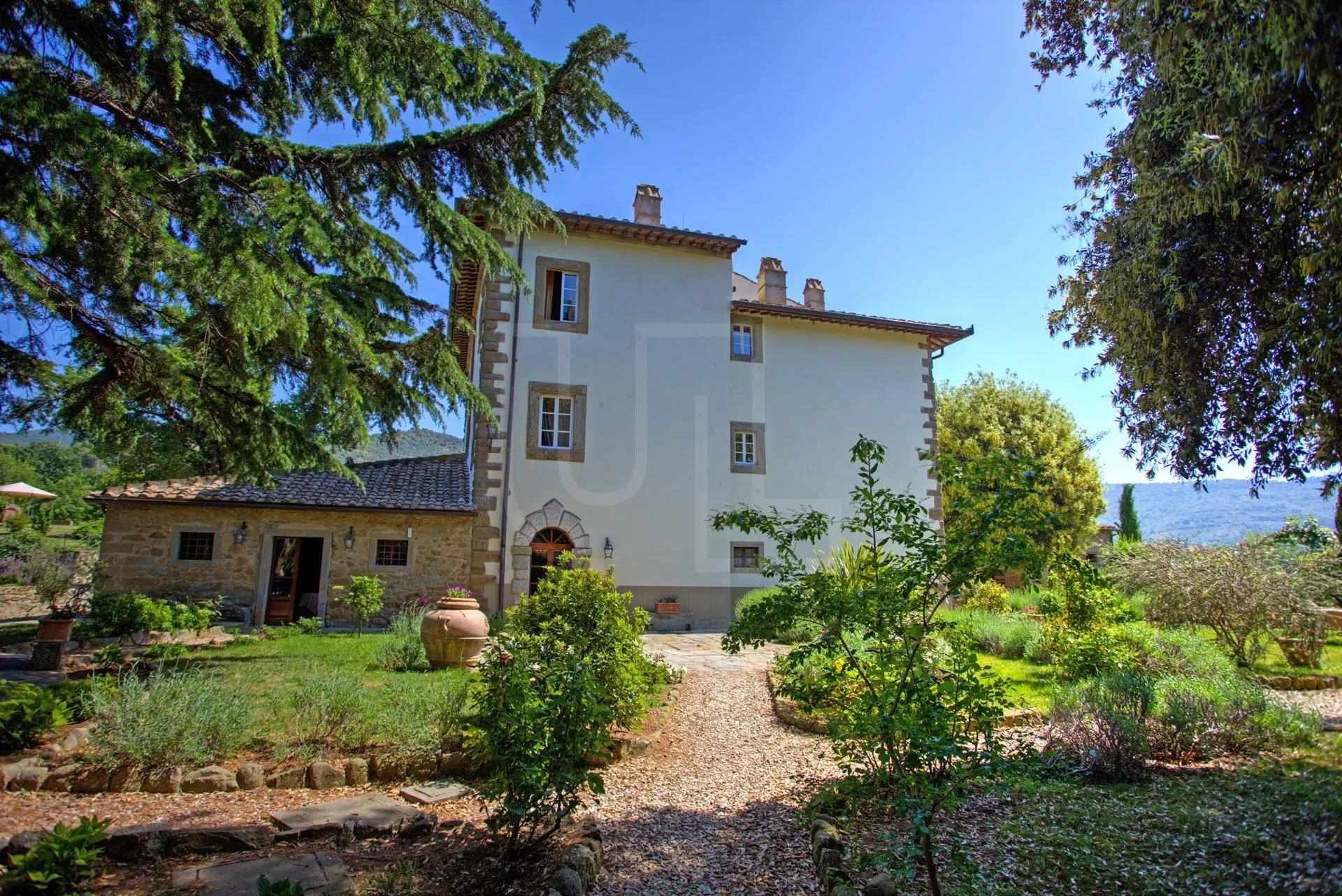 3 Building Property in Cortona