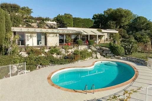 4 Bedrooms - Villa - Alpes-Maritimes - For Sale - MZiOP976