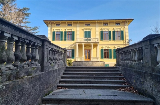 19Th Century Villa In Lucca