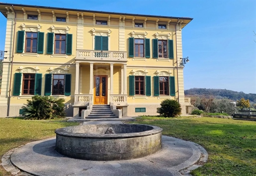 19Th Century Villa In Lucca