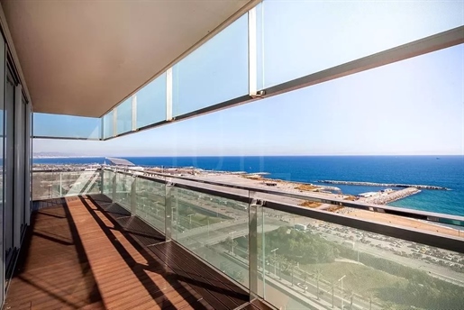 4 Bedrooms - Apartment - Barcelona - For Sale