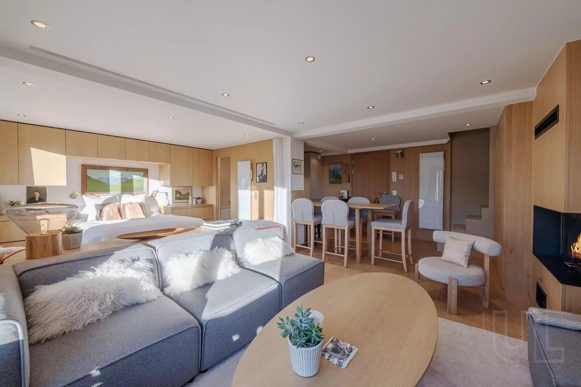 2 Bedroom Duplex Apartment - BRiGHT - Near ViLLAGE