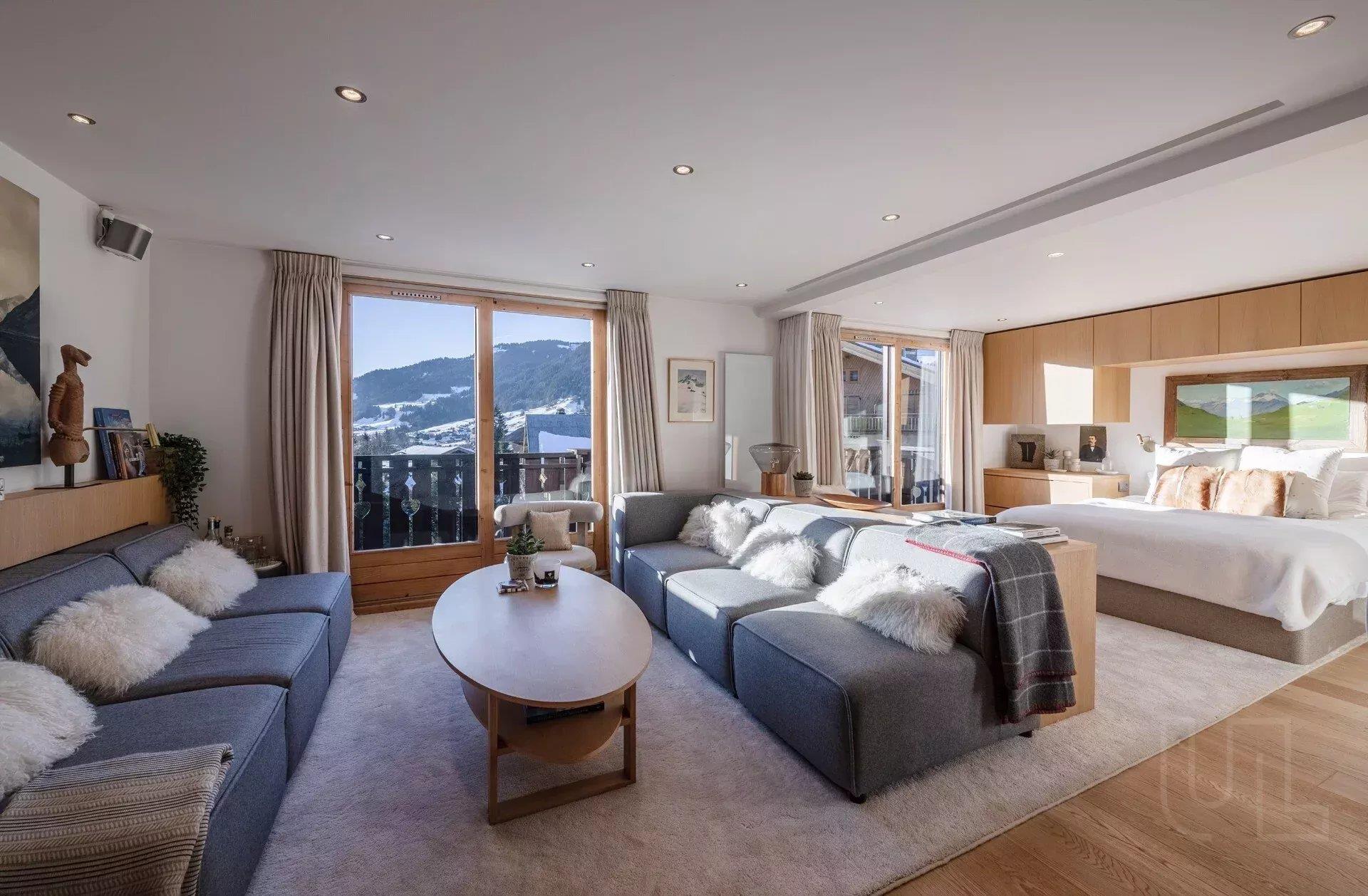 2 Bedroom Duplex Apartment - BRiGHT - Near ViLLAGE