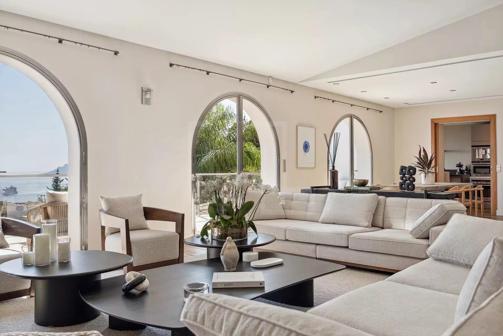 5 Bedrooms - Villa - Alpes-Maritimes - For Sale - MZiCA6578