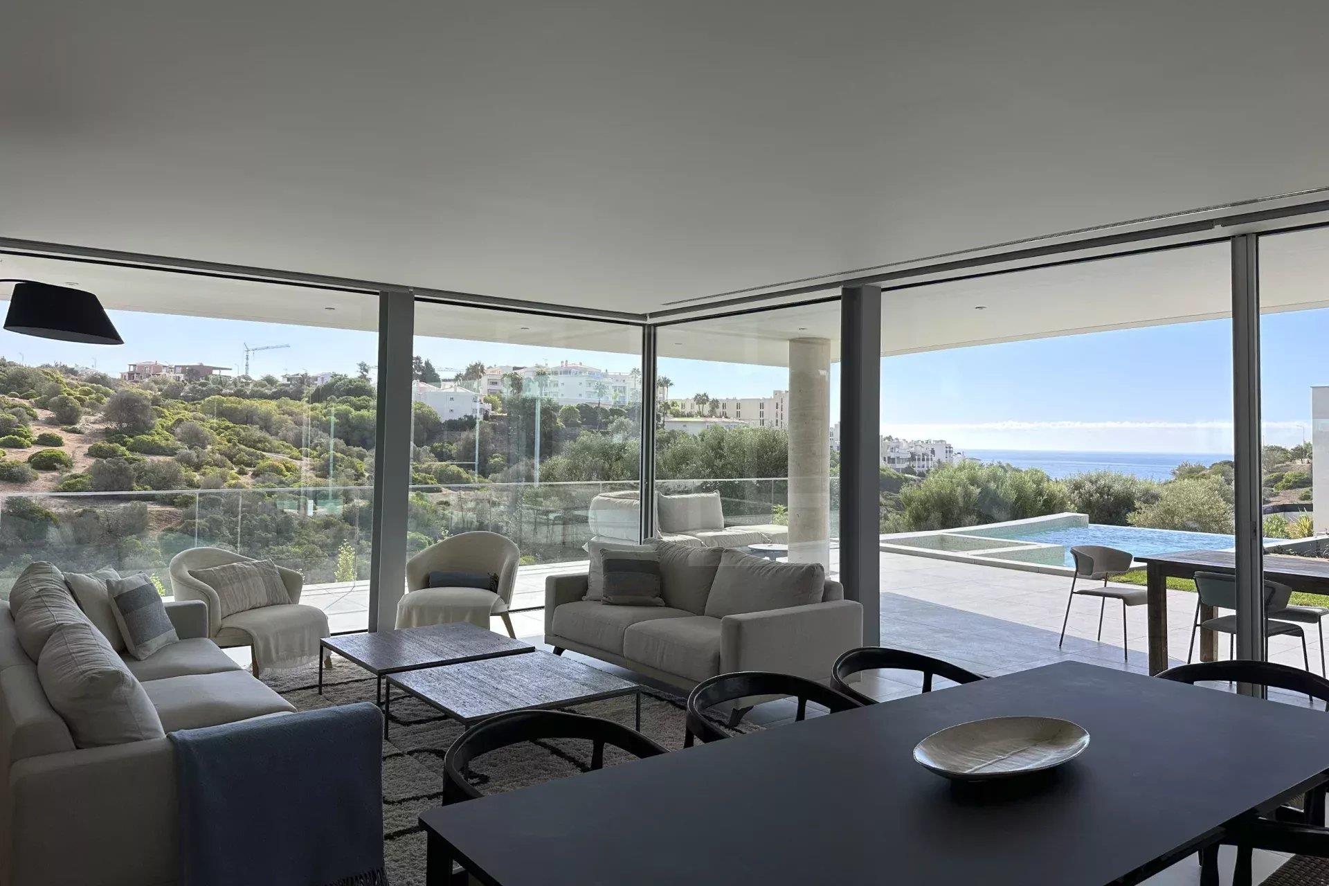 6 Bedrooms - 9 Bathrooms - Private Swimming Pool