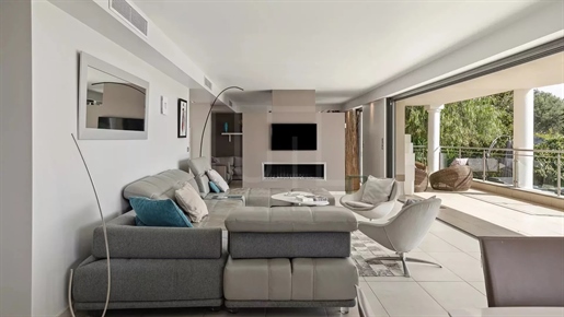6 Bedrooms - Villa - Alpes-Maritimes - For Sale - MZiCA6821