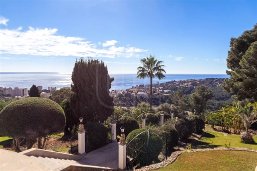Manoir noble à Gênes avec des vues spectaculaires sur la baie de Palma