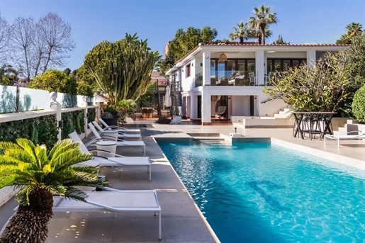 Elegante villa met prachtig uitzicht op de bergen te koop in La Campana, Nueva Andalucia, Marbella