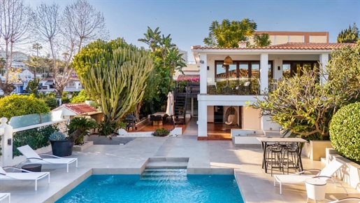 Elegante villa met prachtig uitzicht op de bergen te koop in La Campana, Nueva Andalucia, Marbella