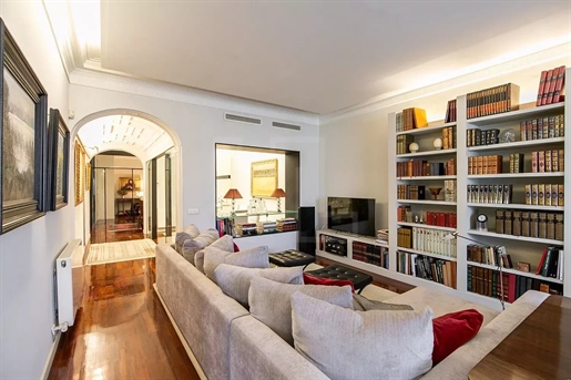 6 Bedrooms - Apartment - Barcelona - For Sale