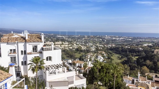 Contemporary-Styled Duplex Penthouse with Mediterranean Views for Sale in La Heredia, Benahavis