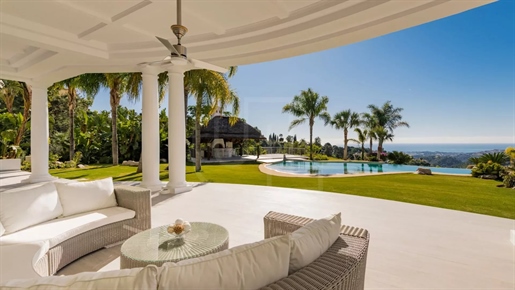Superbe villa de style italien avec des équipements luxueux à vendre à La Zagaleta, Benahavis