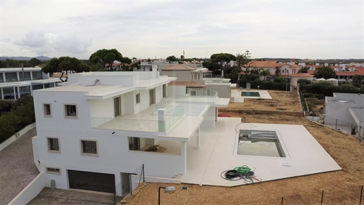 Newly Built Villa In Vila Sol