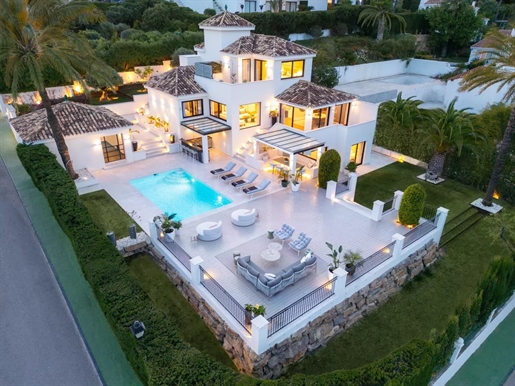 Luxuriöse, neu renovierte Villa zum Verkauf in Los Naranjos Hill Club, Nueva Andalucia, Marbella