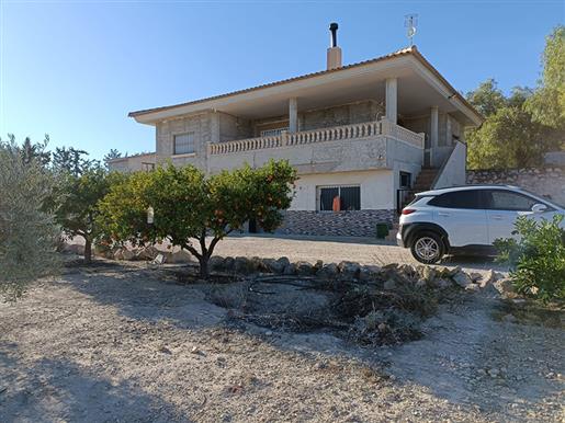 Spacious 3-bedroom house with pool in La Matanza
