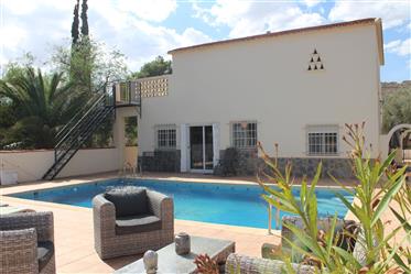 Beautiful property with charm between Pinoso and Yecla