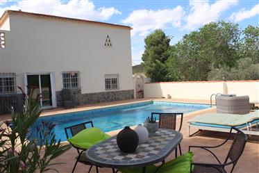 Beautiful property with charm between Pinoso and Yecla