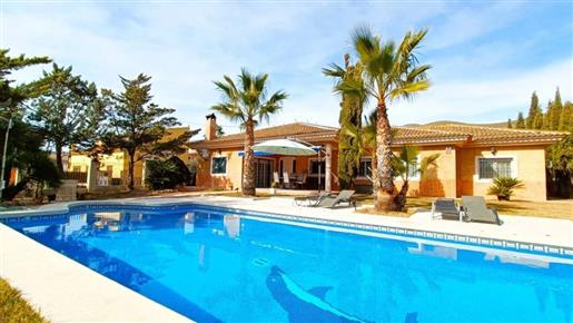 Superbe villa de 5 chambres et piscine à Hondon de los Frailes