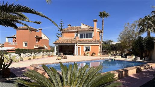 Charming villa nestled in the sought-after residential area of La Montanosa
