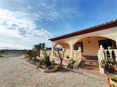 Lovely typical Spanish 3-bedroom house just a few minutes from Fortuna