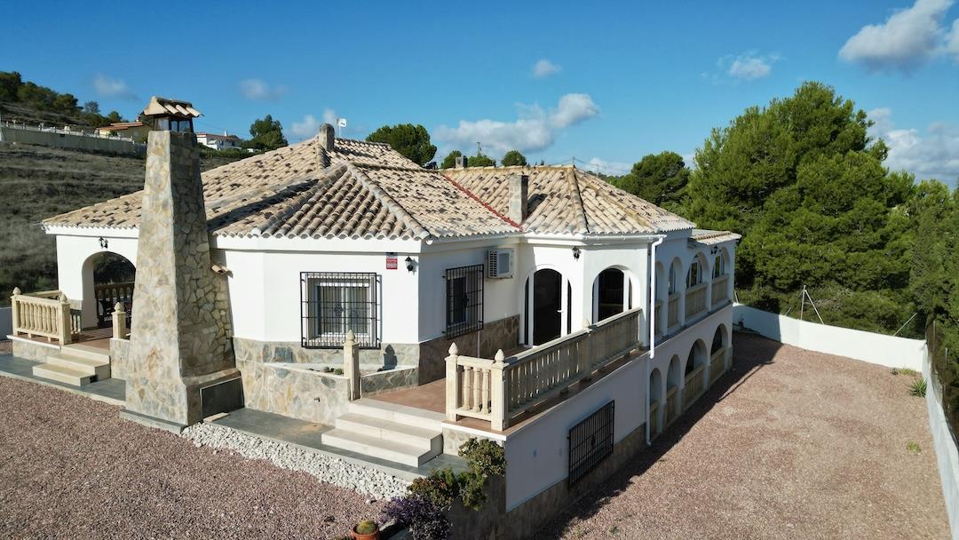 Preciosa villa en Hondón de los Frailes 