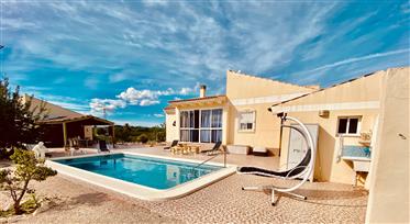 Very nice villa close to Fortuna for sale