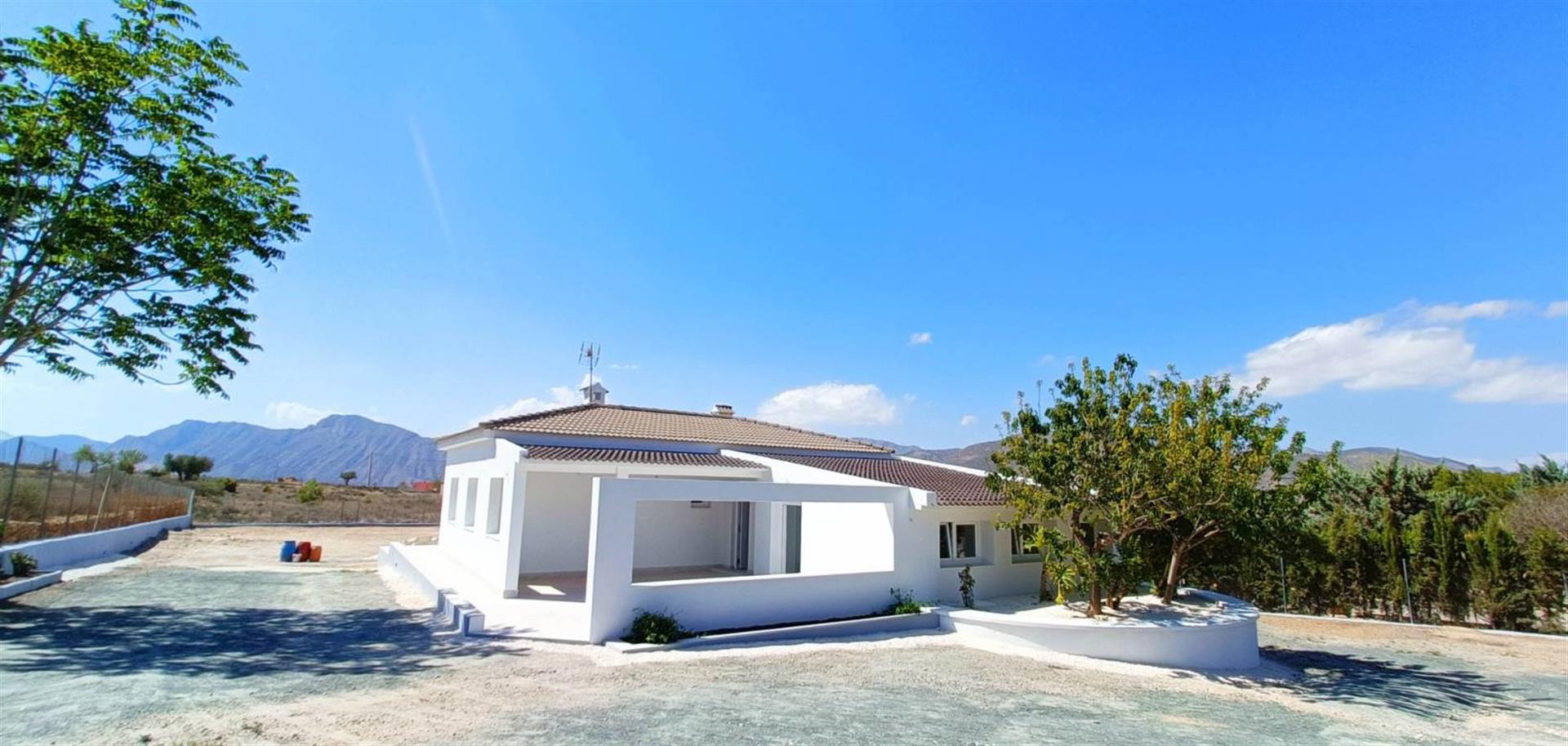 Neue Villa in Hondón de los Frailes mit Bergblick und Gästehaus