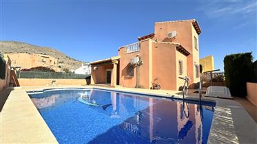 Beautiful 3-bedroom house with pool in las Kalendas – Fortuna