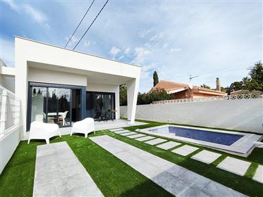Charming new modern house 2 bedrooms and pool in Fortuna bathrooms