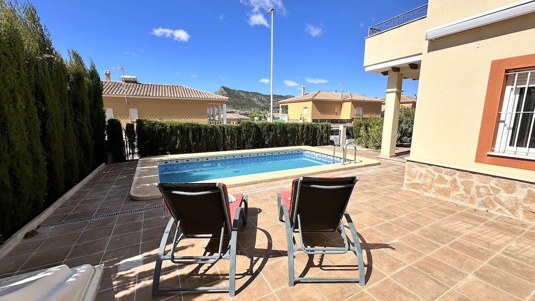 Beautiful two-bedroom villa with pool in Aspe