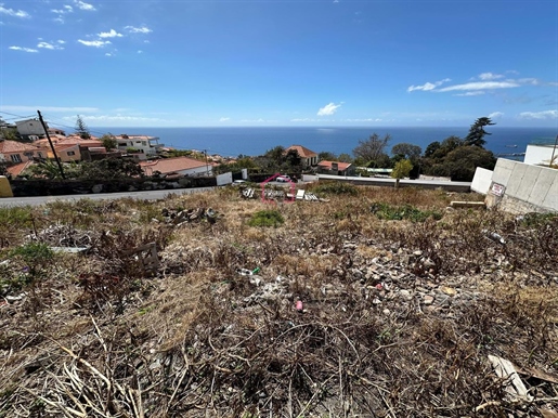 Urban land with 618m² for Construction - Funchal