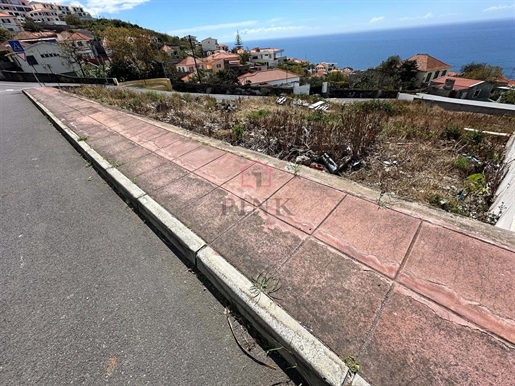 Urban land with 618m² for Construction - Funchal