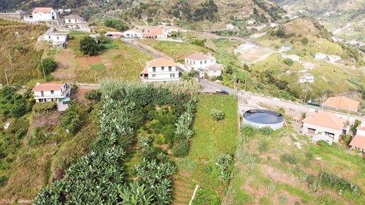 Plot of Land with 600 m2 for sale - Porto da Cruz