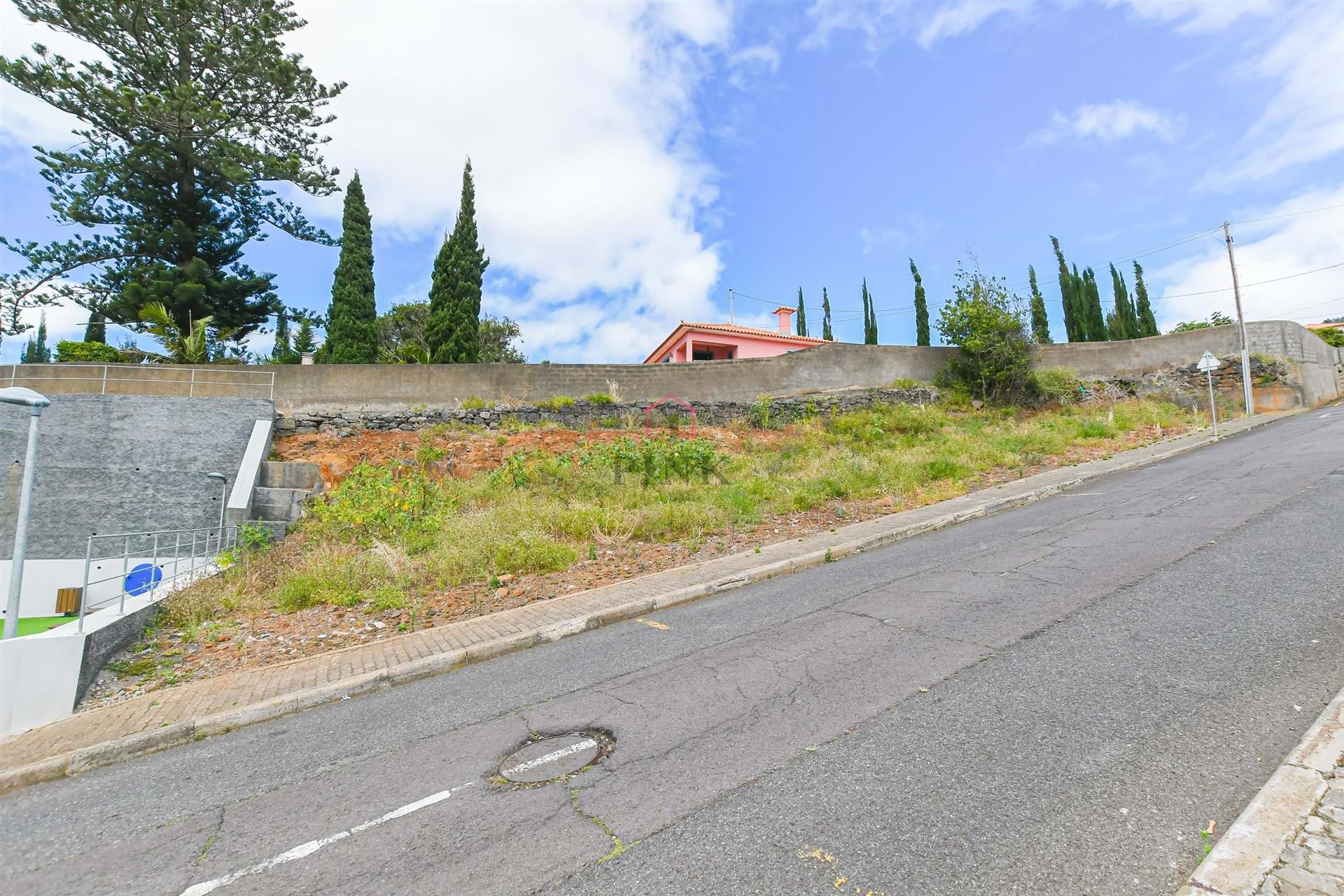 Building plot - 385 m2 - Água de Pena