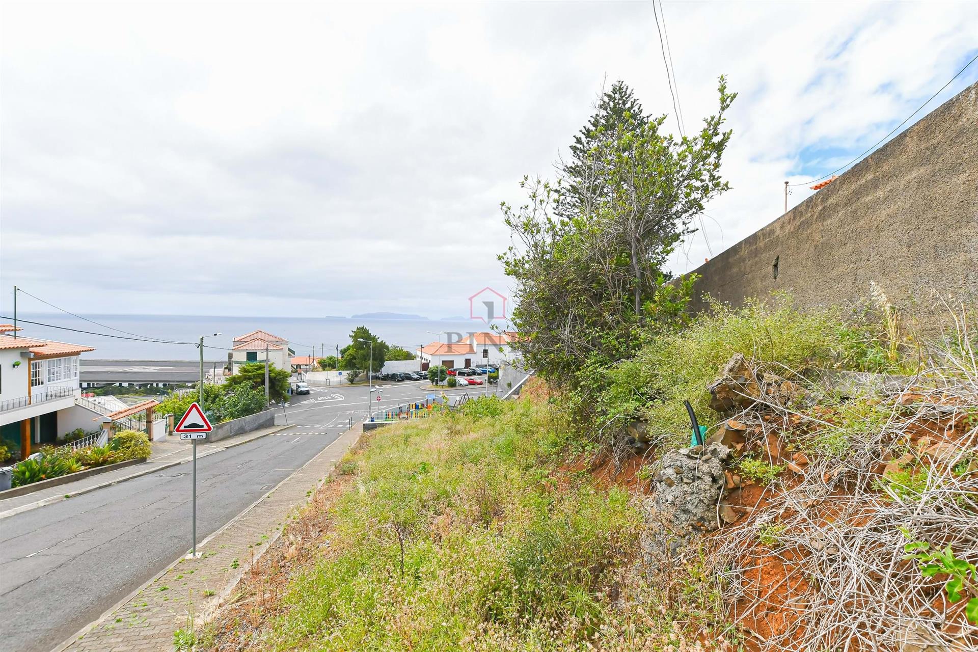 Building plot - 385 m2 - Água de Pena