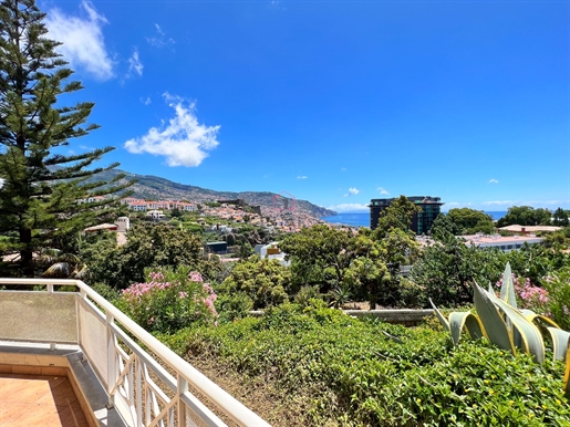 Apartamento - 3 dormitorios - Funchal
