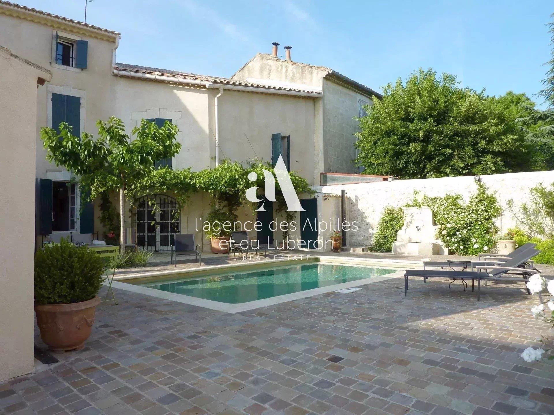 Near Eygalières - Village House