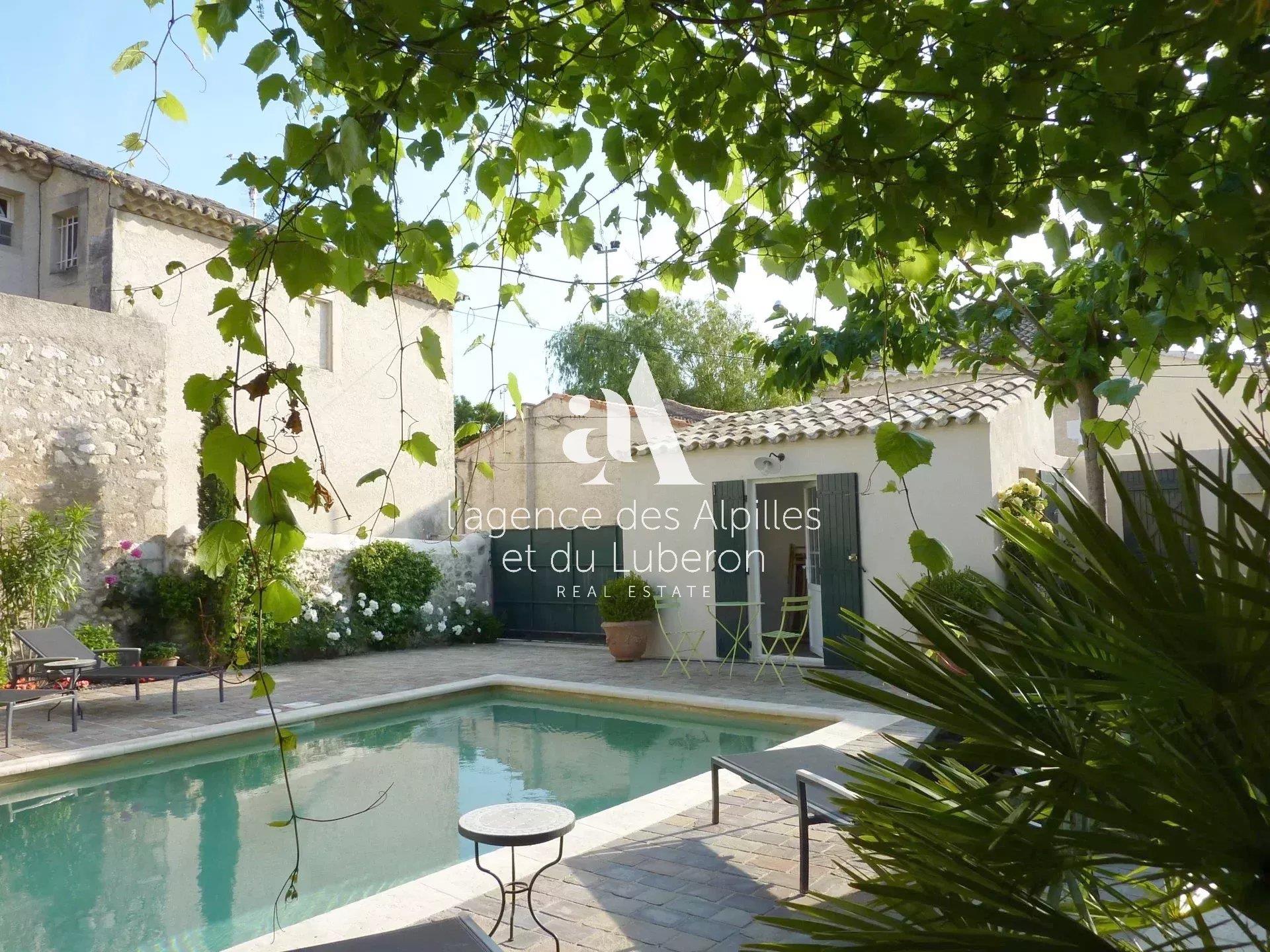 Near Eygalières - Village House