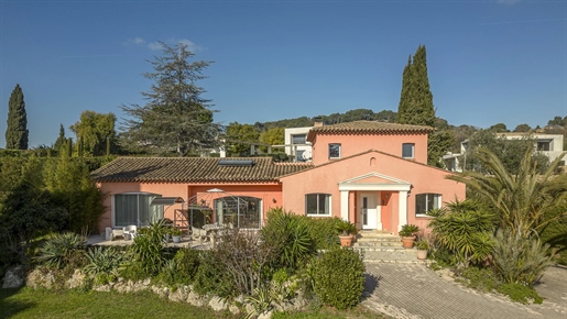 For sale in Mougins, superb family home in a quiet location