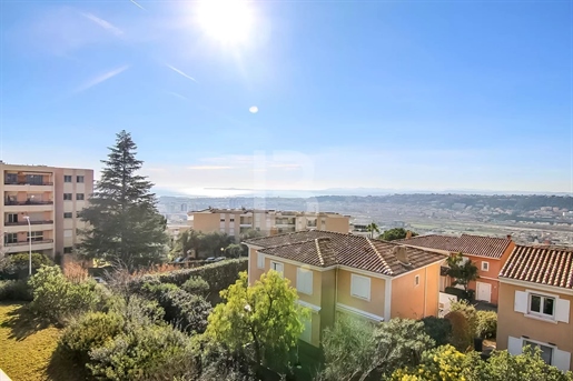 2-Bedroom apartment in Nice ouest