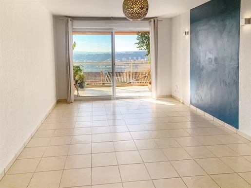 2-Bedroom apartment in Nice ouest