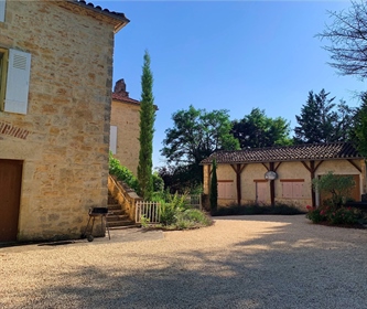 Old Property Of Character Perfectly Renovated With Swimming Pool And Stone Outbuilding. On An Enclos