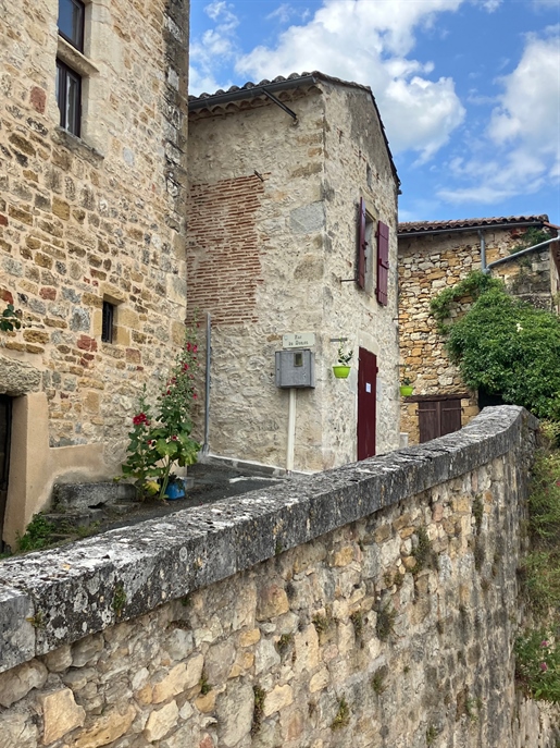 Ancienne Maison De Bourg De Caractere En Pierre, Entierement Et Parfaitement Restauree Avec 2 Terras