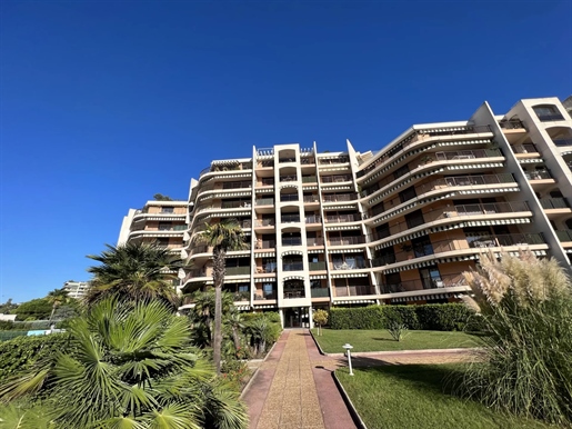 Apartment in Le Masters in Mandelieu