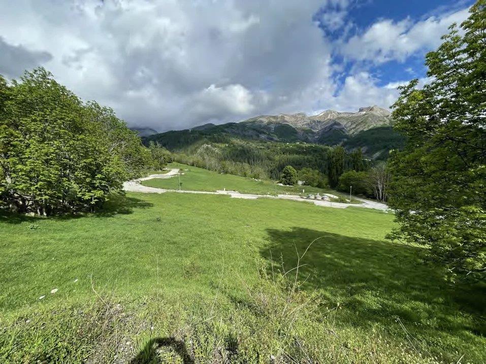 Mountain Chalet – Lot 08: Exceptional Project with Building Permit