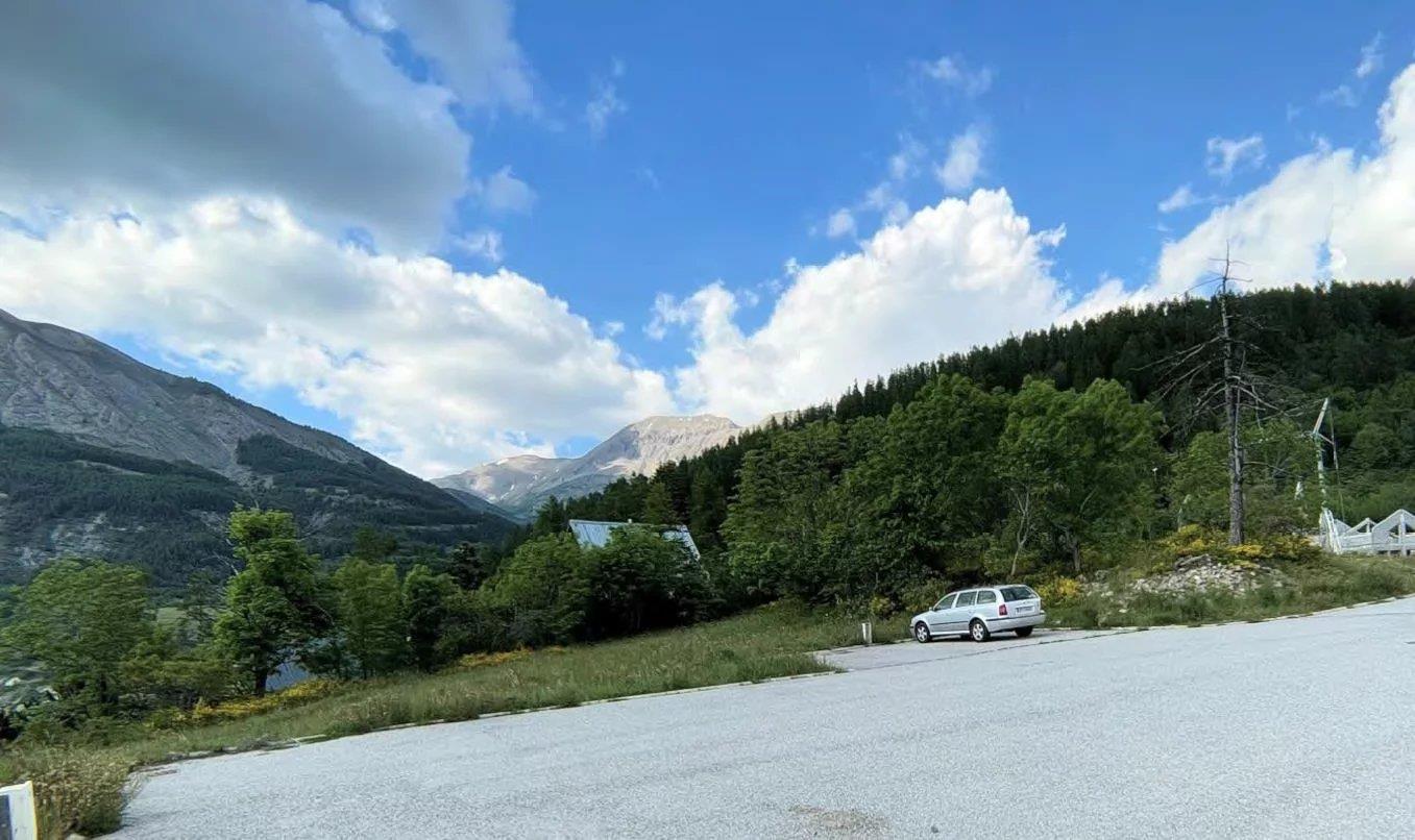 Mountain Chalet – Lot 08: Exceptional Project with Building Permit