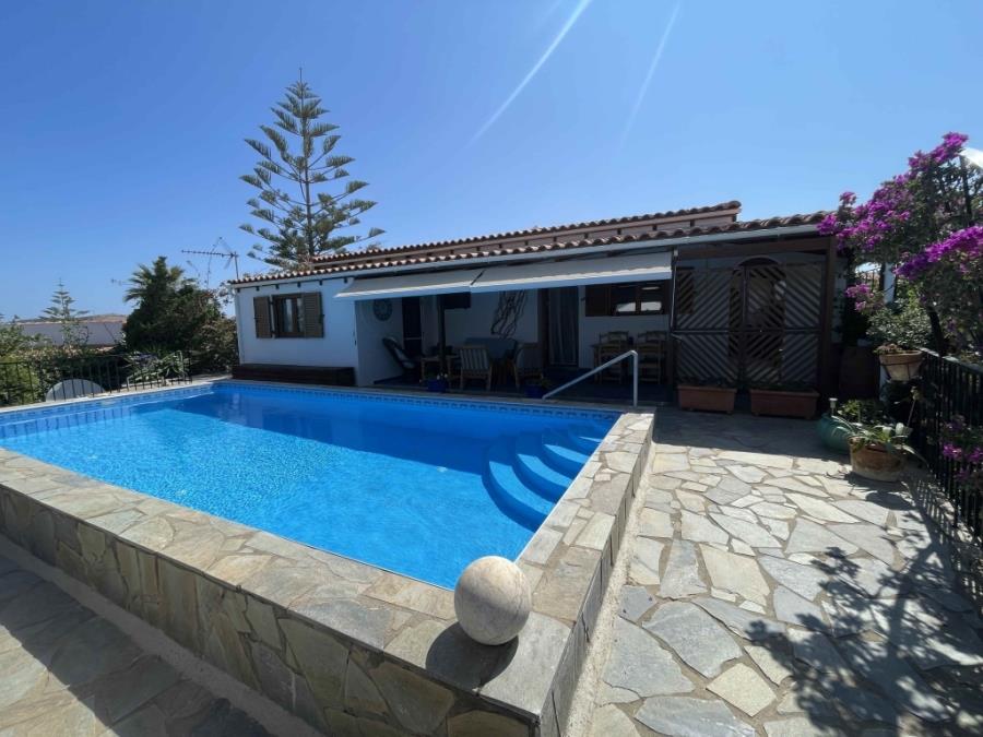 Cozy 3 bedroom villa in Roumeli