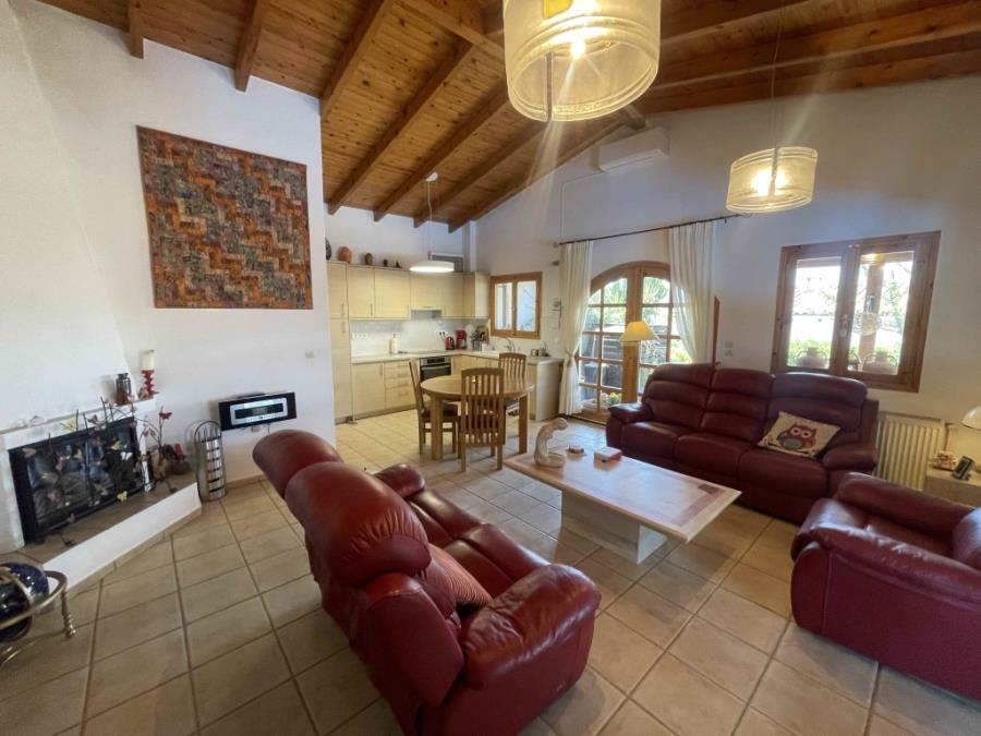 Cozy 3 bedroom villa in Roumeli
