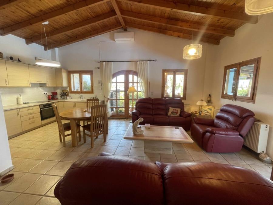 Cozy 3 bedroom villa in Roumeli